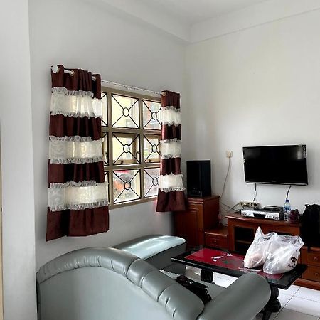 Villa Bukit Indah Berastagi Luaran gambar